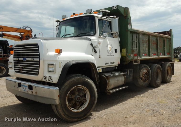 image for item DG6884 1997 Ford LT8000  dump truck