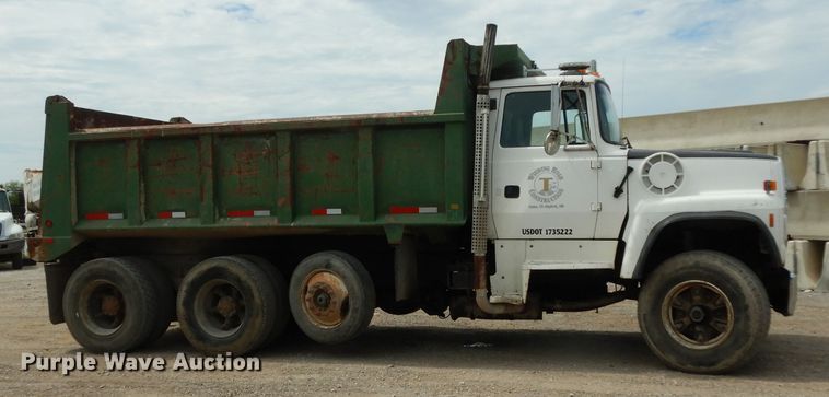 image for item DG6884 1997 Ford LT8000  dump truck