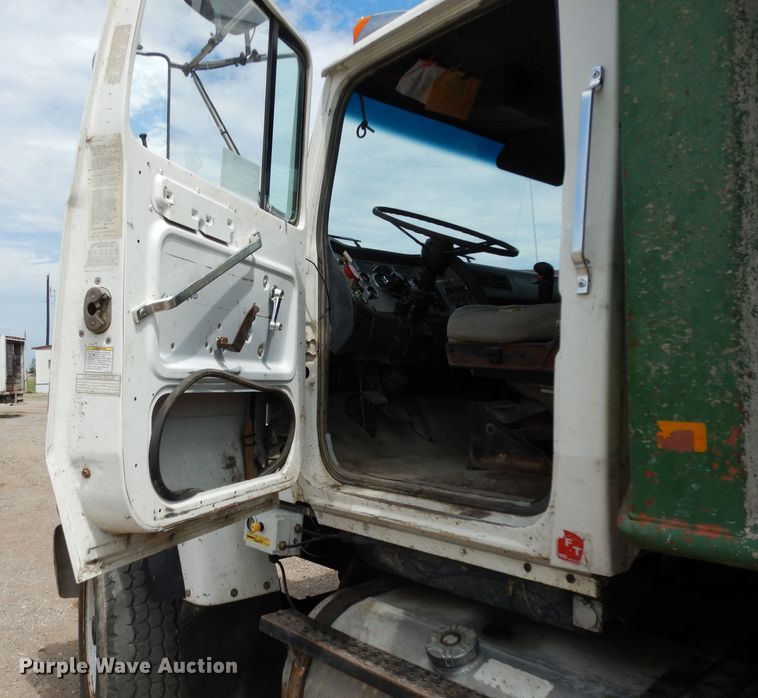 image for item DG6884 1997 Ford LT8000  dump truck