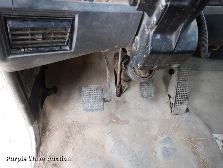 image for item DG6884 1997 Ford LT8000  dump truck