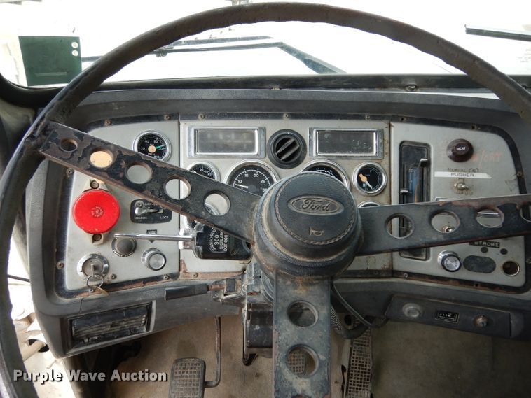 image for item DG6884 1997 Ford LT8000  dump truck