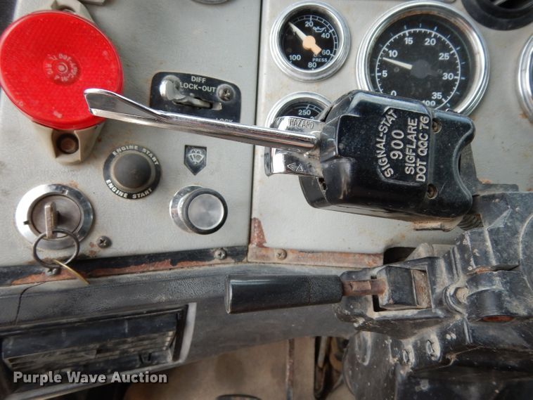 image for item DG6884 1997 Ford LT8000  dump truck