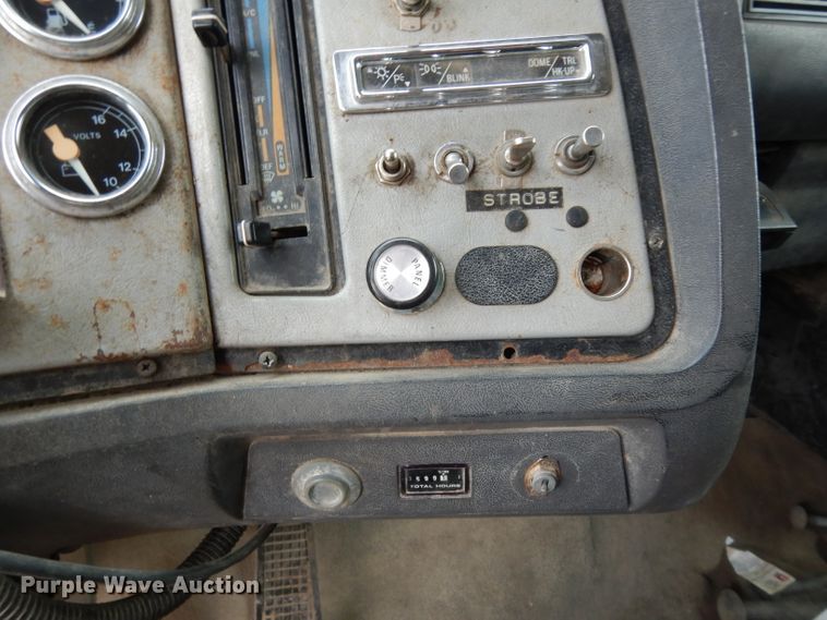 image for item DG6884 1997 Ford LT8000  dump truck