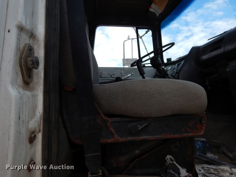 image for item DG6884 1997 Ford LT8000  dump truck