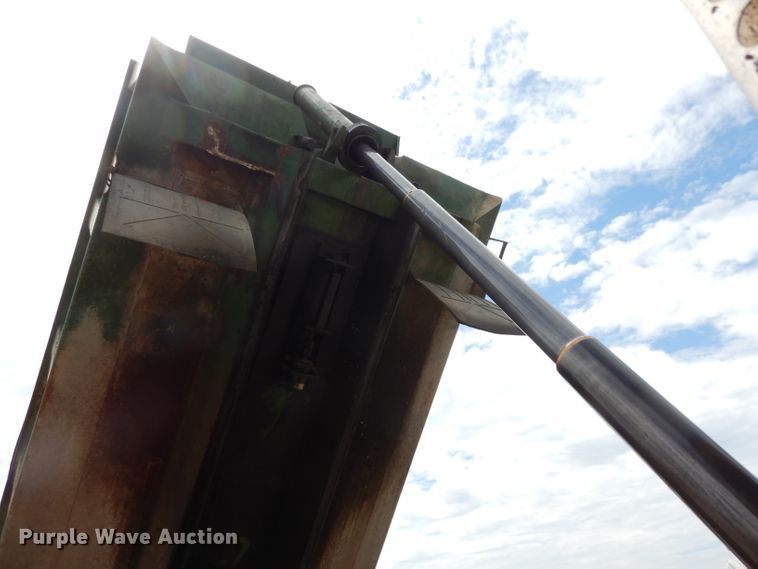 image for item DG6884 1997 Ford LT8000  dump truck