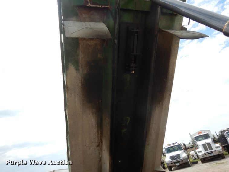 image for item DG6884 1997 Ford LT8000  dump truck