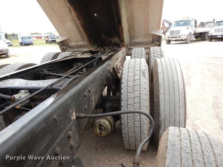 image for item DG6884 1997 Ford LT8000  dump truck