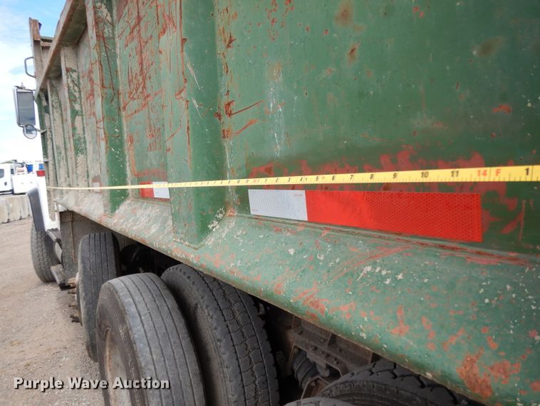 image for item DG6884 1997 Ford LT8000  dump truck