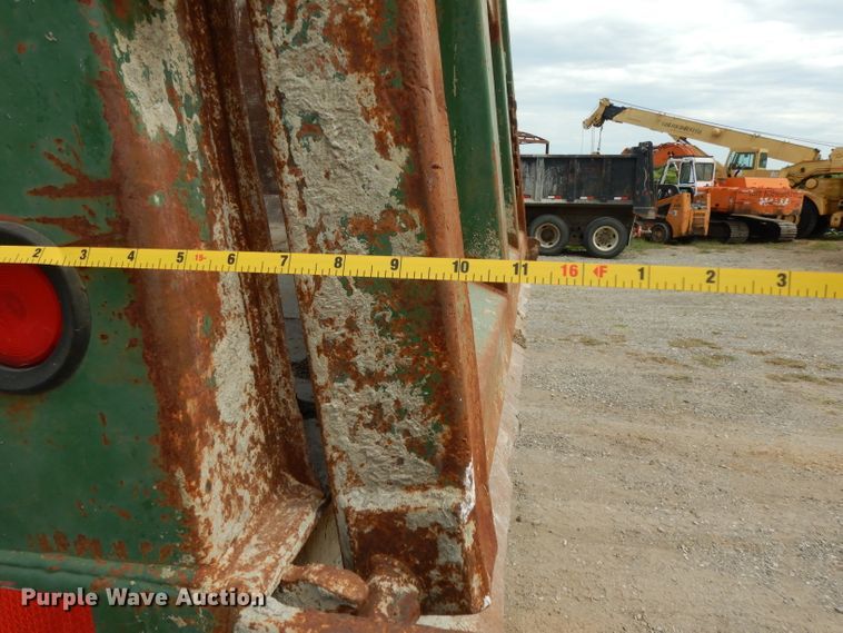 image for item DG6884 1997 Ford LT8000  dump truck