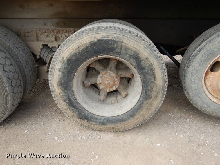 image for item DG6884 1997 Ford LT8000  dump truck