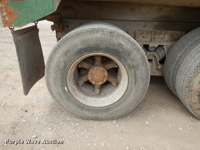 image for item DG6884 1997 Ford LT8000  dump truck