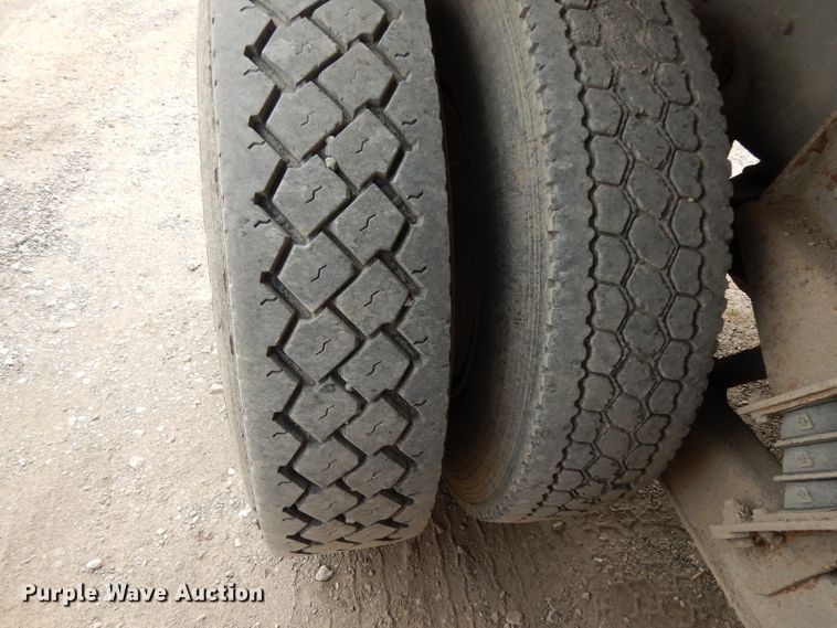 image for item DG6884 1997 Ford LT8000  dump truck