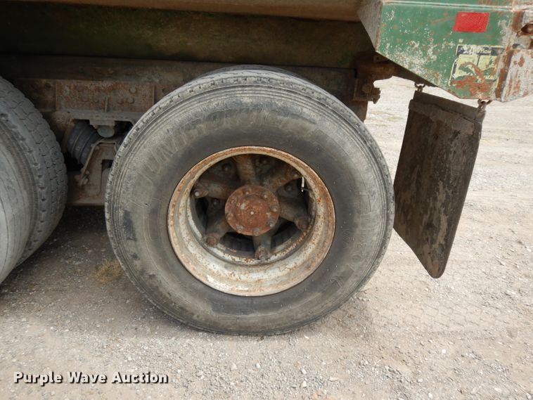 image for item DG6884 1997 Ford LT8000  dump truck