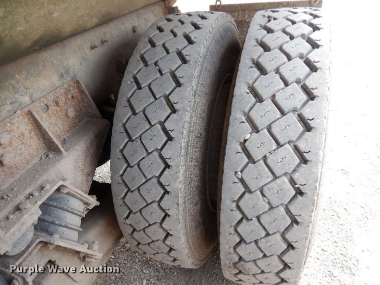 image for item DG6884 1997 Ford LT8000  dump truck