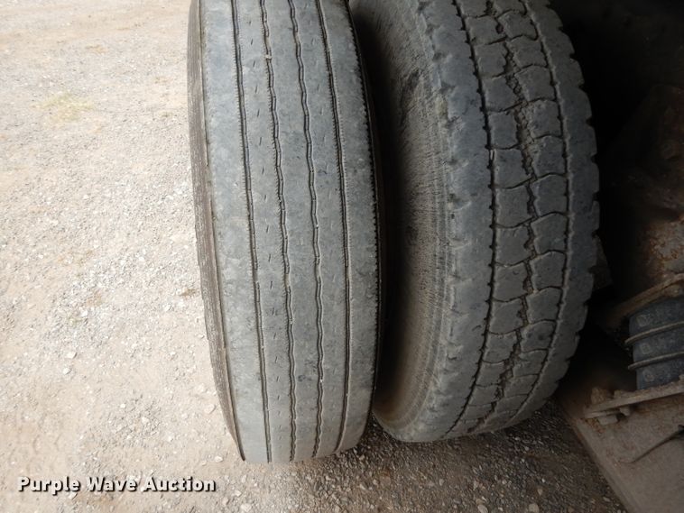 image for item DG6884 1997 Ford LT8000  dump truck