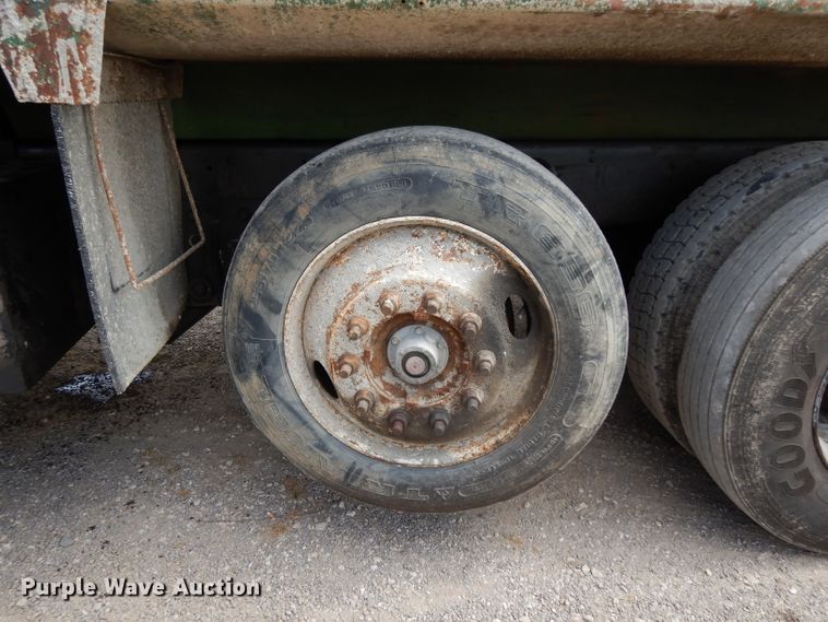 image for item DG6884 1997 Ford LT8000  dump truck