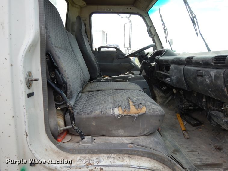 image for item DG6885 2007 GMC W4500  box truck