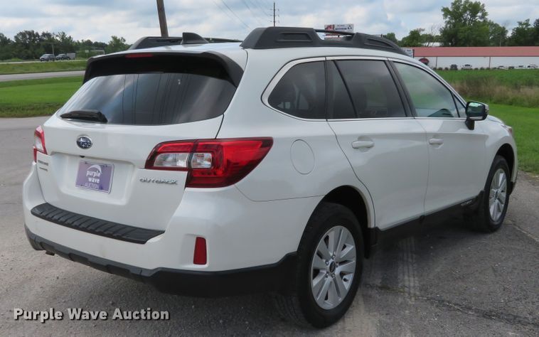 image for item DH1102 2016 Subaru Outback  passenger vehicle