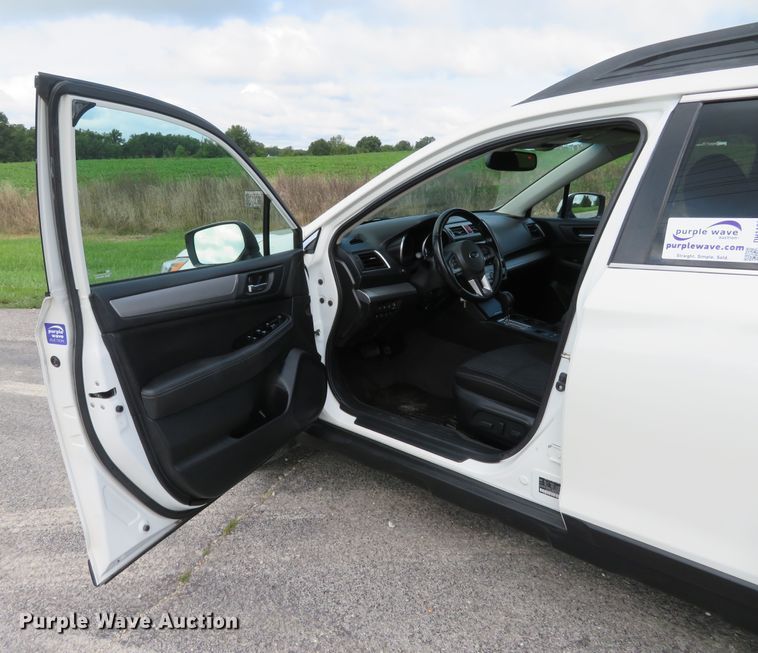 image for item DH1102 2016 Subaru Outback  passenger vehicle