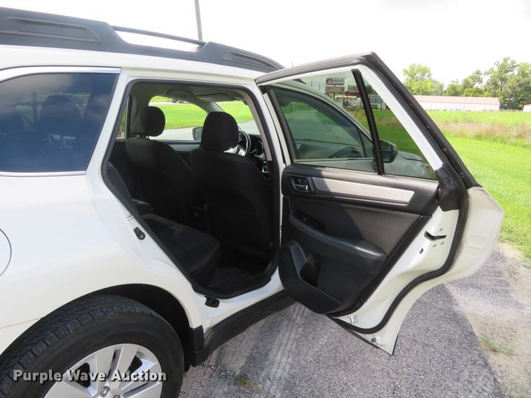 image for item DH1102 2016 Subaru Outback  passenger vehicle