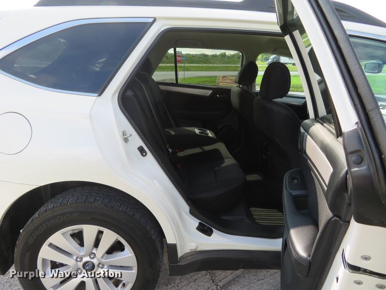 image for item DH1102 2016 Subaru Outback  passenger vehicle