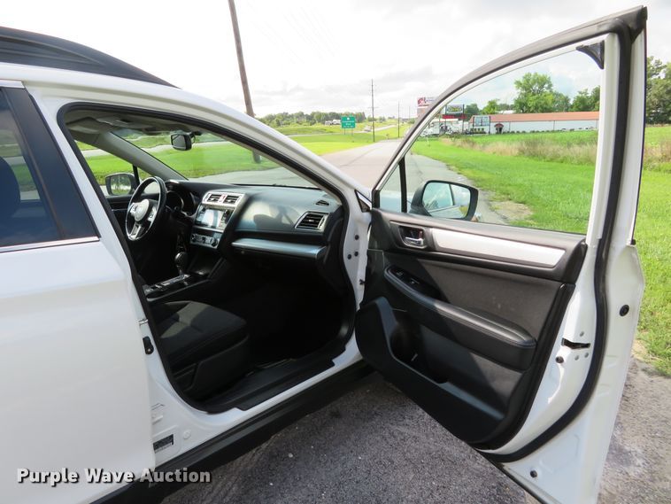 image for item DH1102 2016 Subaru Outback  passenger vehicle