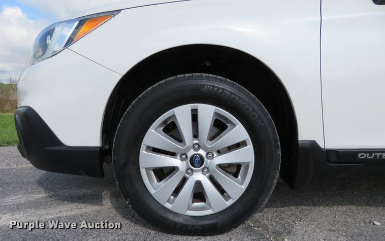 image for item DH1102 2016 Subaru Outback  passenger vehicle