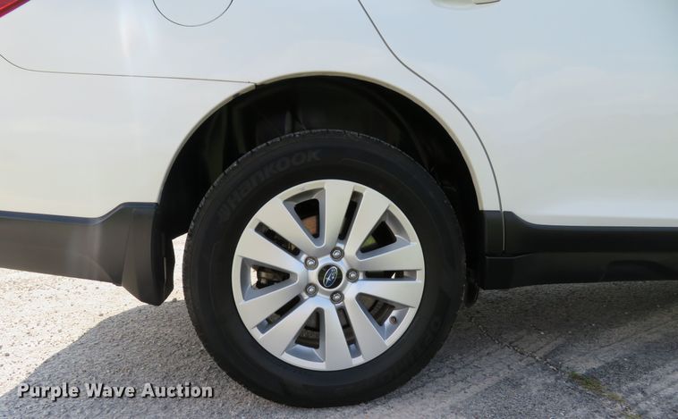 image for item DH1102 2016 Subaru Outback  passenger vehicle