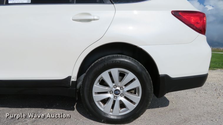 image for item DH1102 2016 Subaru Outback  passenger vehicle