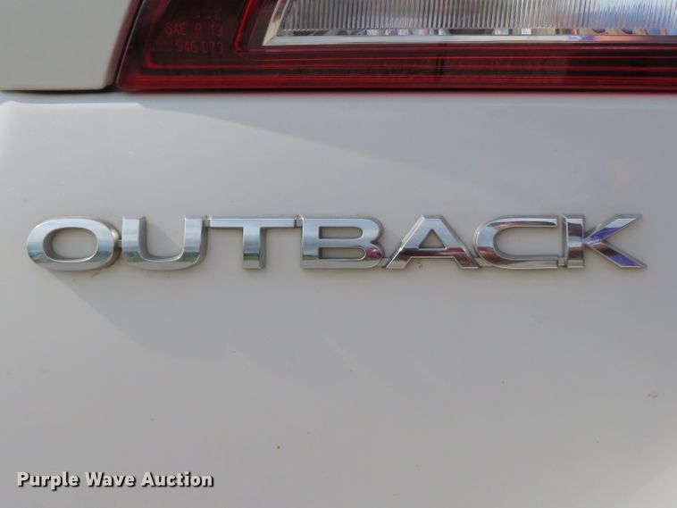 image for item DH1102 2016 Subaru Outback  passenger vehicle