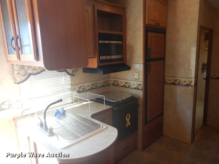 image for item DH5142 2007 Keystone Montana Mountaineer 342PHT  camper