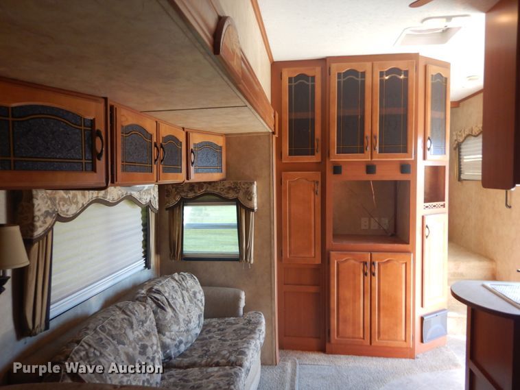 image for item DH5142 2007 Keystone Montana Mountaineer 342PHT  camper