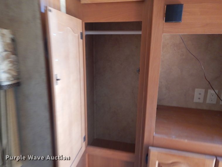 image for item DH5142 2007 Keystone Montana Mountaineer 342PHT  camper