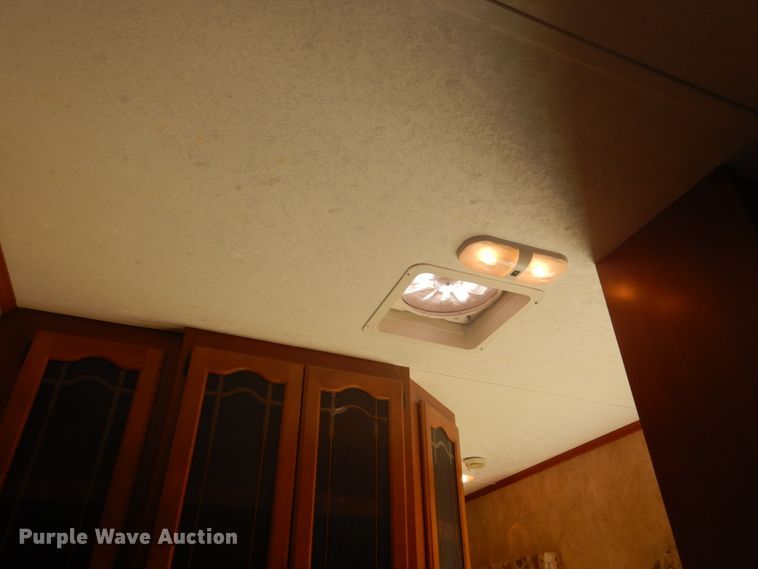 image for item DH5142 2007 Keystone Montana Mountaineer 342PHT  camper