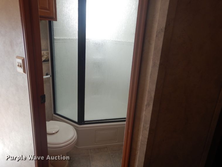 image for item DH5142 2007 Keystone Montana Mountaineer 342PHT  camper