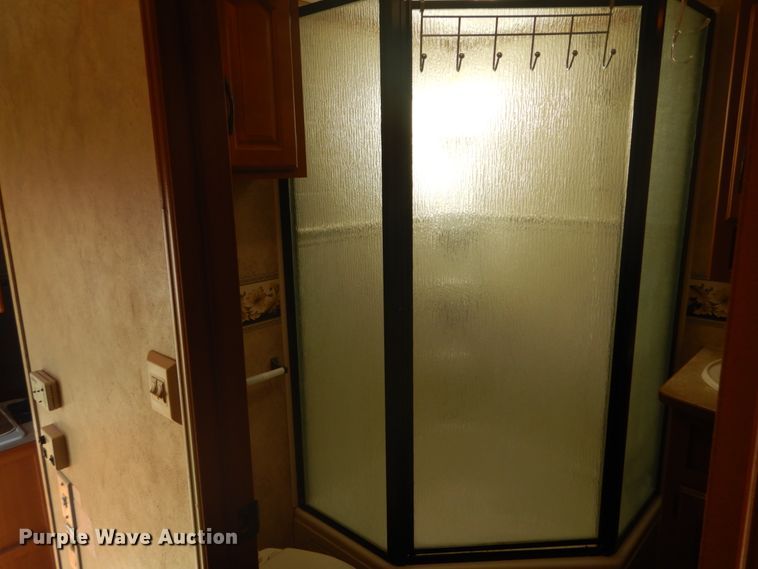 image for item DH5142 2007 Keystone Montana Mountaineer 342PHT  camper