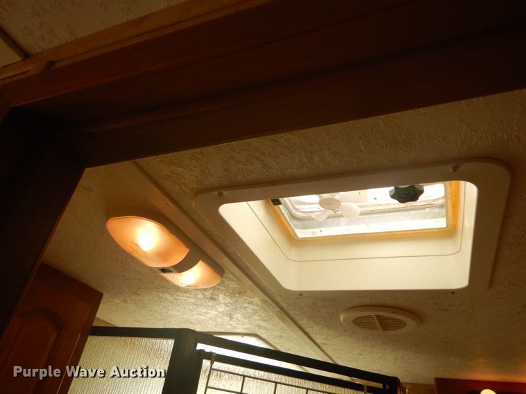 image for item DH5142 2007 Keystone Montana Mountaineer 342PHT  camper