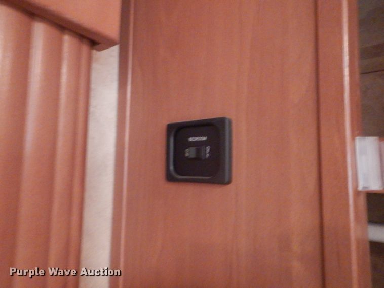 image for item DH5142 2007 Keystone Montana Mountaineer 342PHT  camper