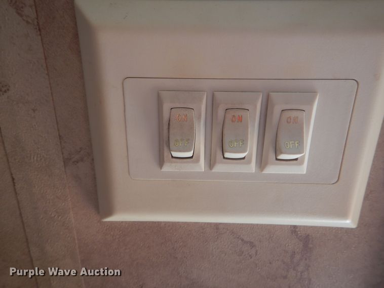 image for item DH5142 2007 Keystone Montana Mountaineer 342PHT  camper