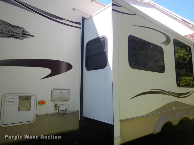 image for item DH5142 2007 Keystone Montana Mountaineer 342PHT  camper