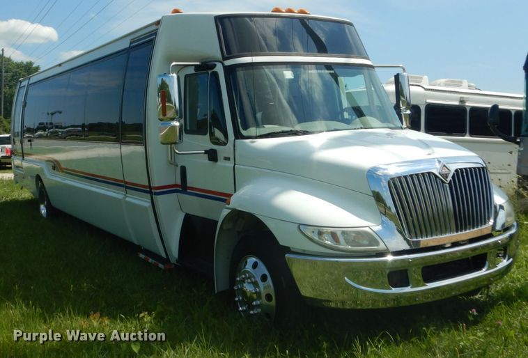 image for item DH5156 2009 International 3200  shuttle bus