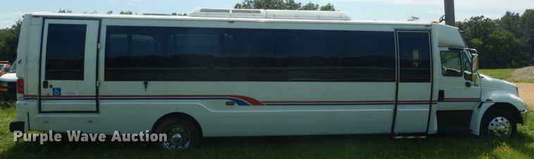 image for item DH5156 2009 International 3200  shuttle bus