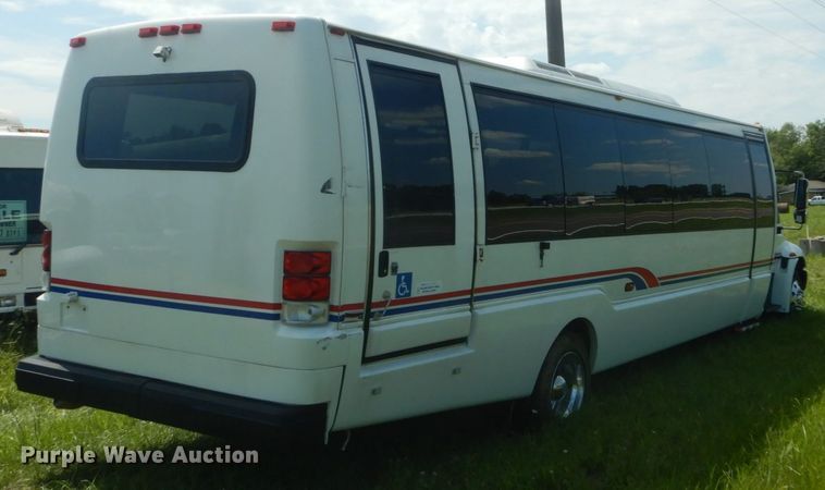 image for item DH5156 2009 International 3200  shuttle bus