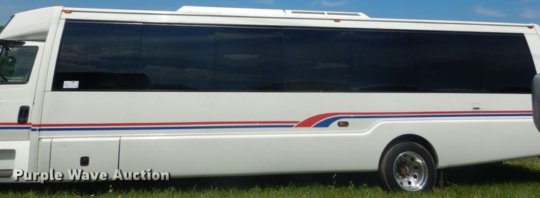 image for item DH5156 2009 International 3200  shuttle bus