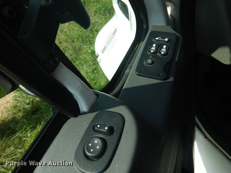 image for item DH5156 2009 International 3200  shuttle bus