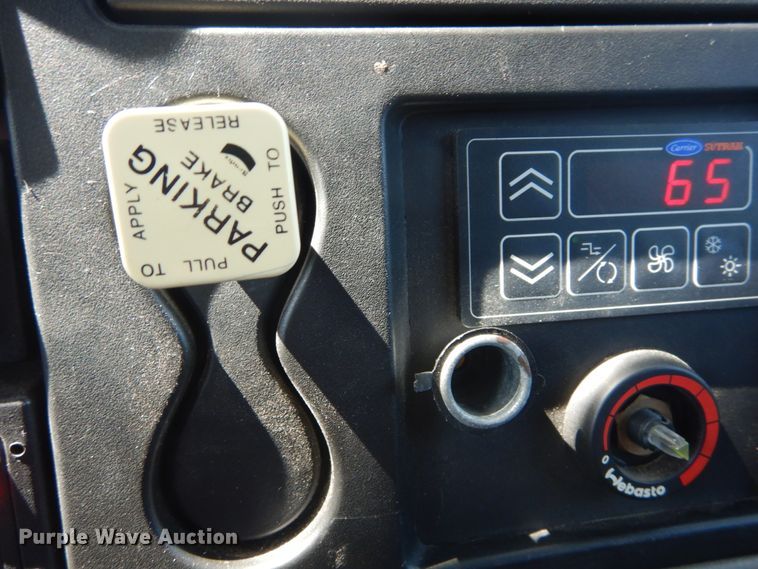 image for item DH5156 2009 International 3200  shuttle bus