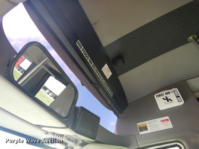 image for item DH5156 2009 International 3200  shuttle bus