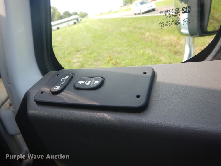 image for item DH5156 2009 International 3200  shuttle bus