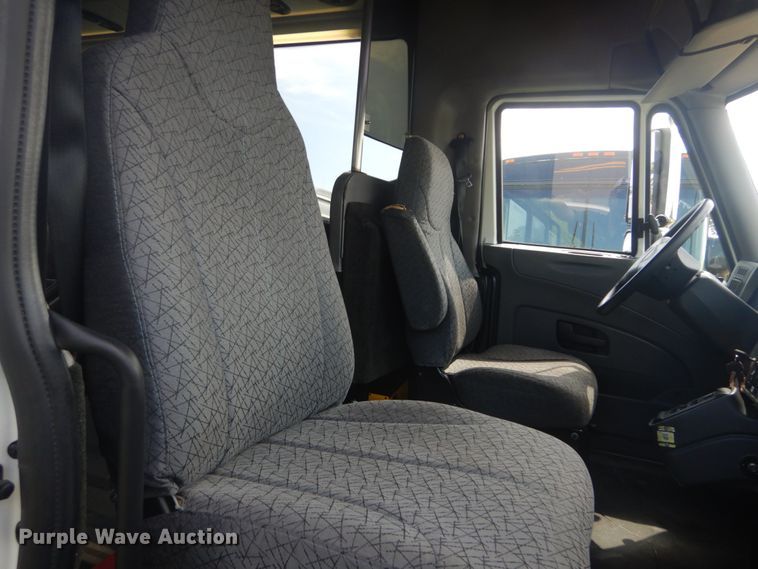 image for item DH5156 2009 International 3200  shuttle bus