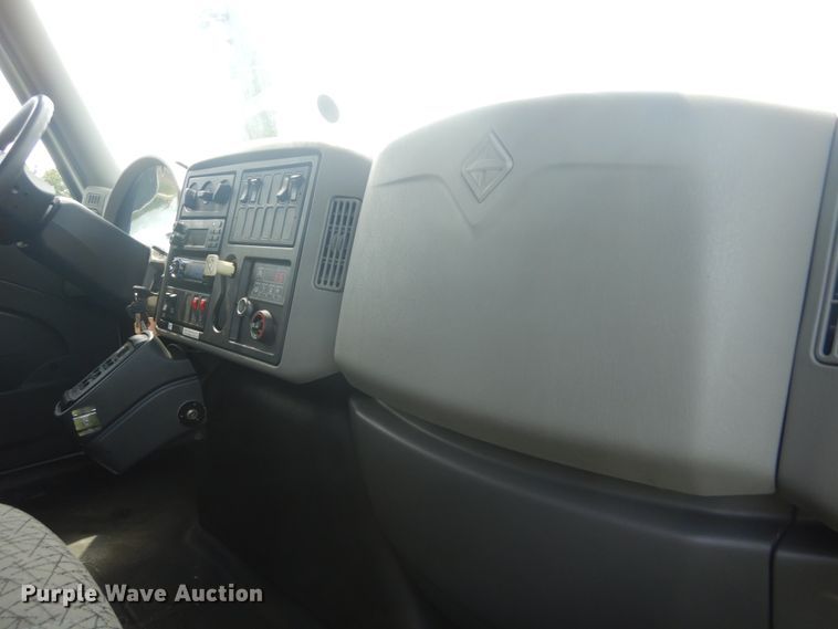 image for item DH5156 2009 International 3200  shuttle bus